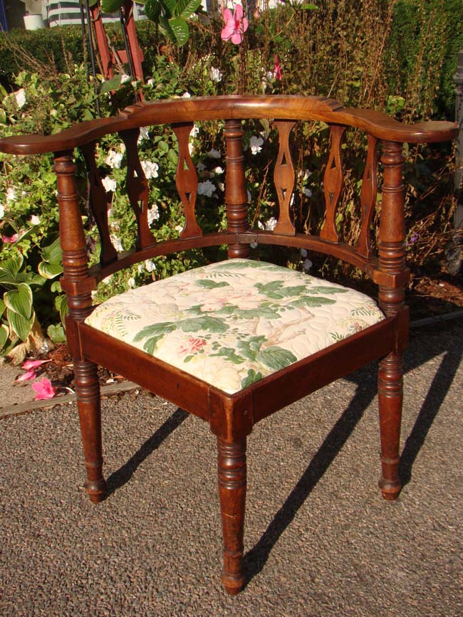 A beautiful Walnut corner chair circa 1790-1810